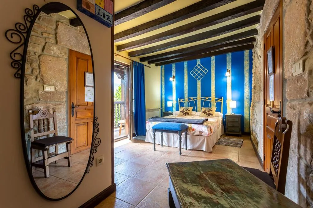 Doppelzimmer mit Balkon — POSADA RURAL SIERRA de IBIO