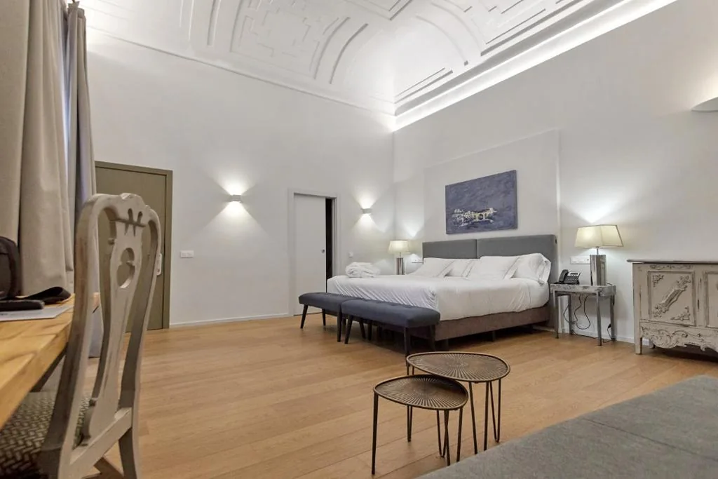Suite Deluxe con letto extra-large — Posada Sillería - Historic boutique Hotel