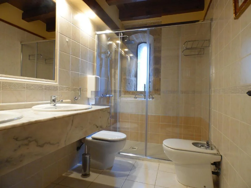 Junior Suite — Posada Torre Palacio La Taxuela