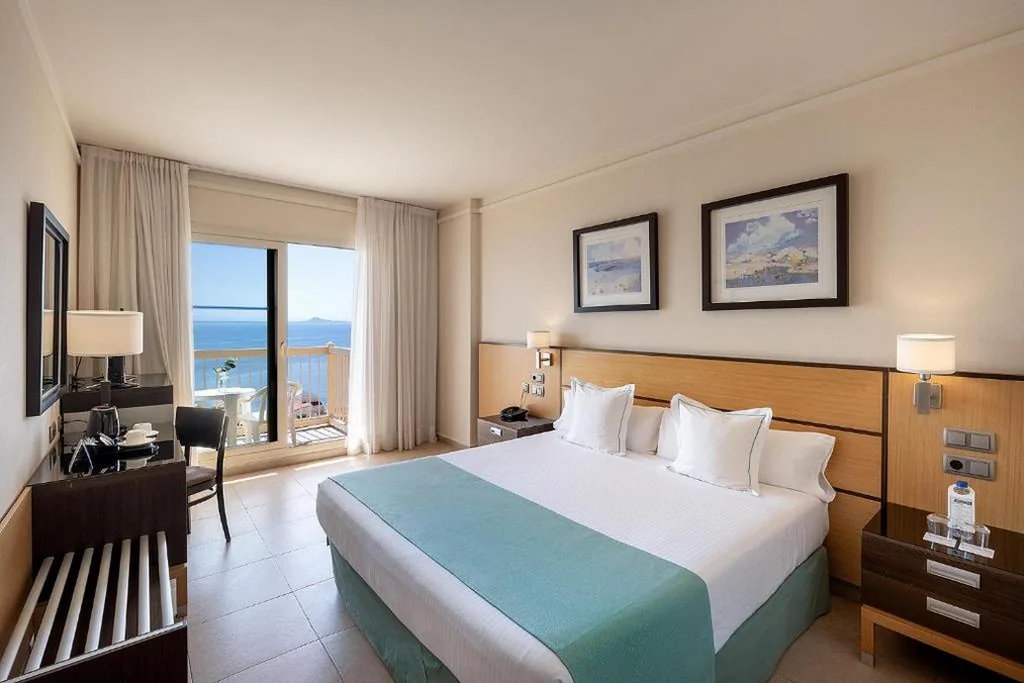Driepersoonskamer — Poseidon La Manga Hotel & Spa - Designed for Adults
