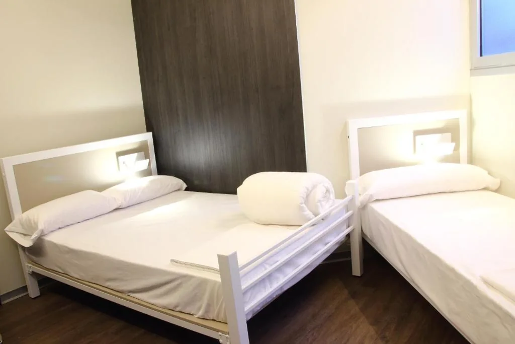 トリプルルーム — Poshtel Bilbao - Premium Hostel