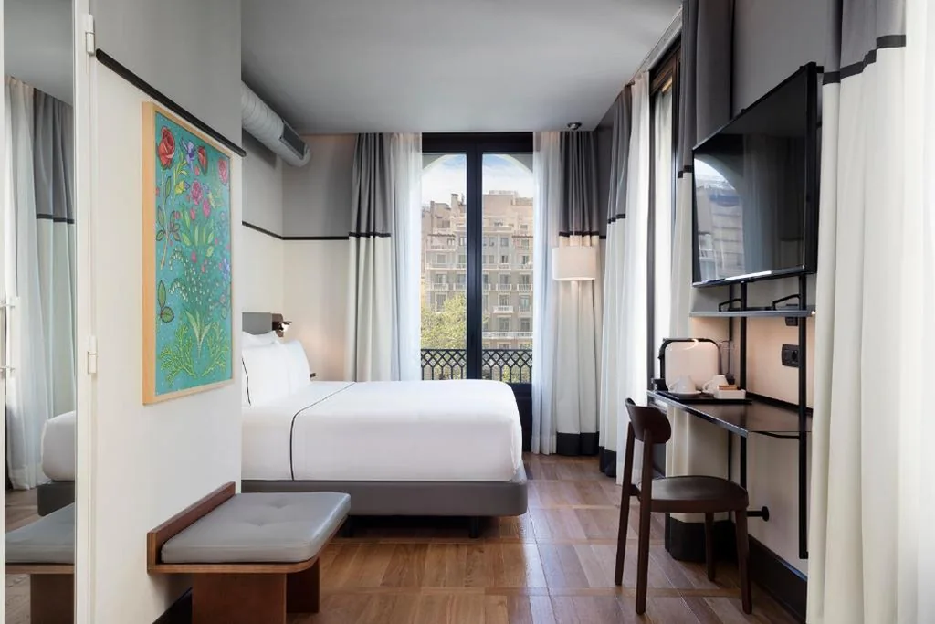 Quarto Duplo Superior com Vista Cidade — Praktik Èssens