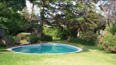 Preciosa cabaña con jardín y barbacoa — Foto 4