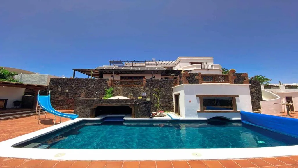 Villa Deluxe — Preciosa Casa Cristian y María con piscina privada