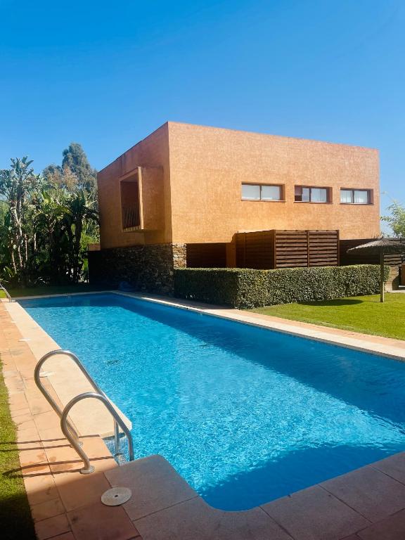 Preciosa Casa de diseño en Valle del Este ideal para familias