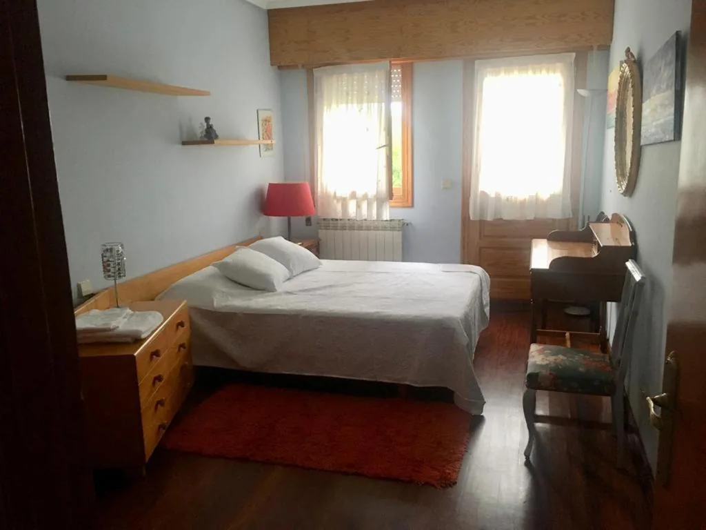 Preciosa casa independiente con piscina cubierta y gran jardín privados