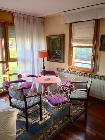 Preciosa casa independiente con piscina cubierta y gran jardín privados — foto 5