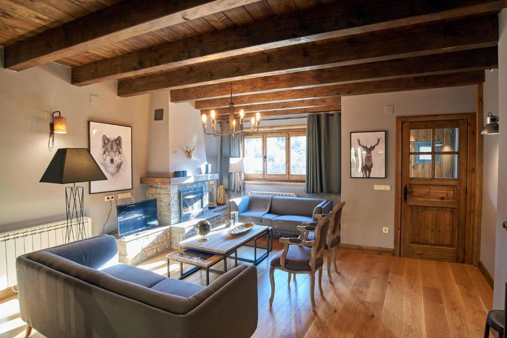 PRECIOSA CASA, NAUT ARAN, ALTO ARAN, GESSA, A 4 KM DE BAQUEIRA, 212 M2 wifi