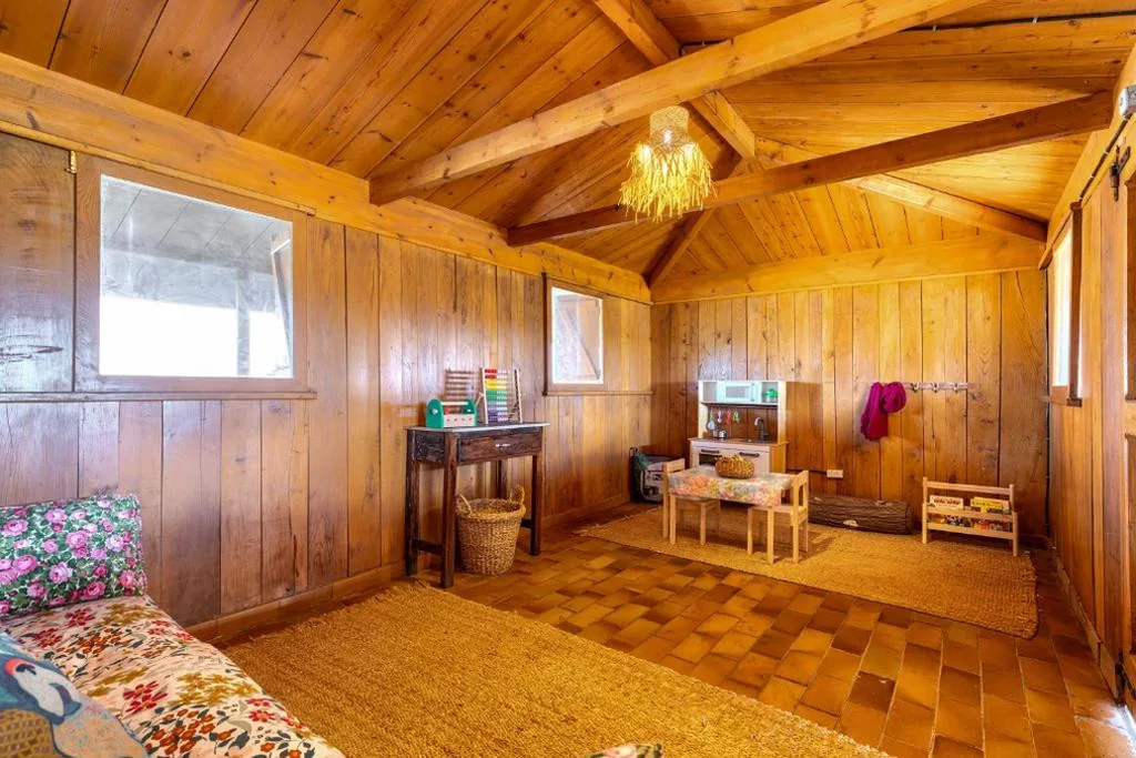 Preciosa villa para grupos grandes con piscina y BBQ