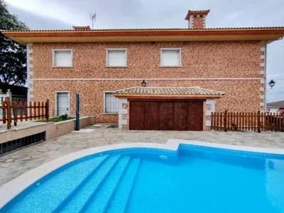 Preciosa villa para grupos grandes con piscina y BBQ — foto 4