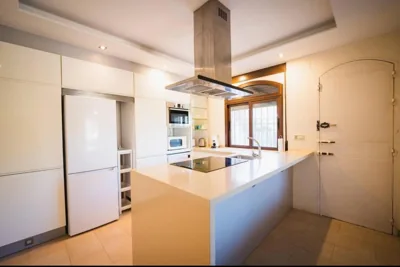 Precioso chalet con piscina y pista de padel — 写真 5