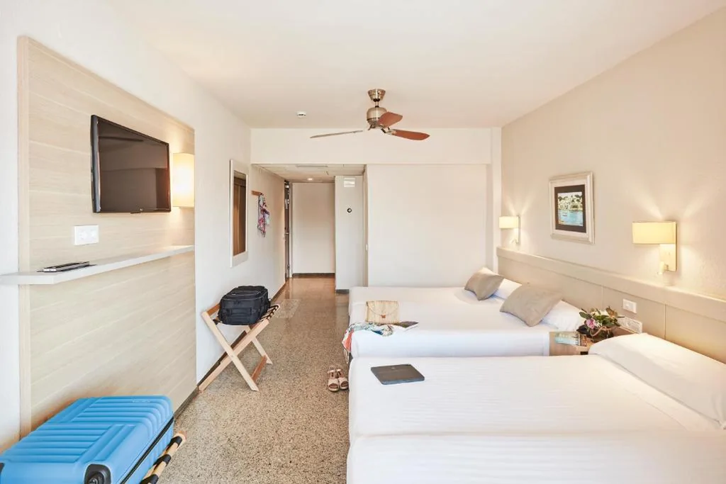 Habitación Doble (2 adultos + 2 niños) — Prestige Goya Park