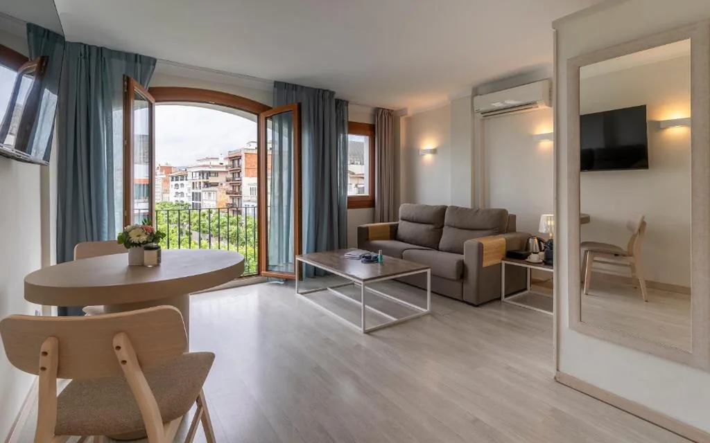 Habitación Familiar (2 adultos y 2 niños) — Prestige Mar y Sol