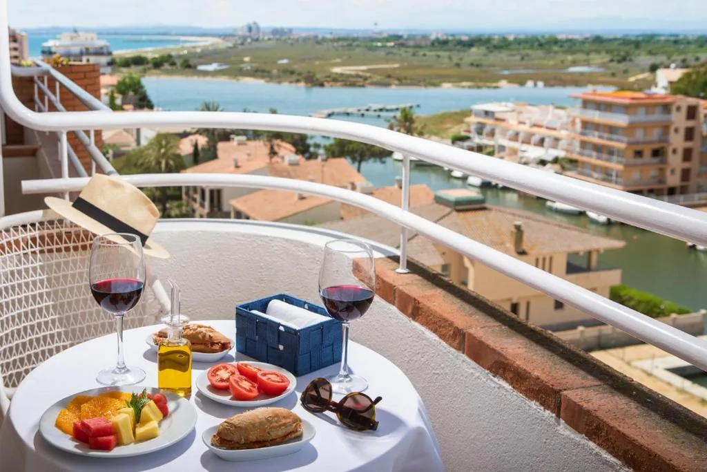 Quarto Triplo com Vista — Prestige Sant Marc