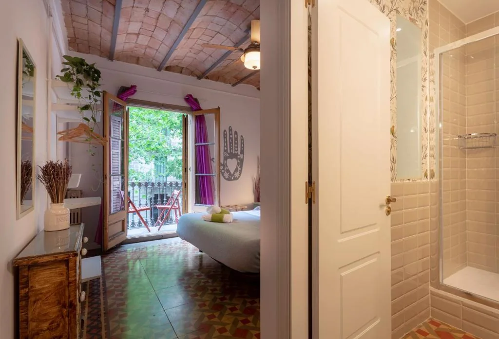 Camera doppia con bagno privato — Primavera Hostel