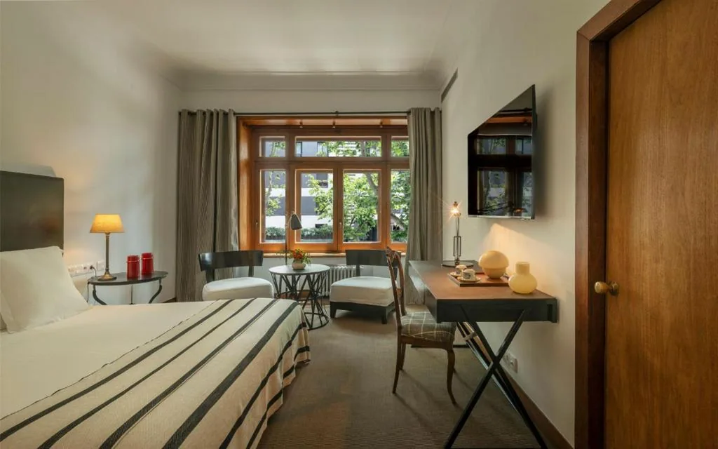 Habitación Doble Mediana — Primero Primera