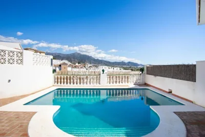 Private Beach Villa for 6 with Seaview, Pool & big Sun Terrace — foto 10