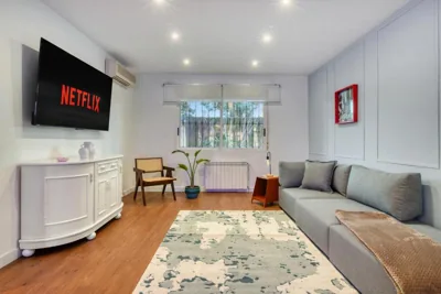 Private Garden Villa near Valencia with Cinema and Gym — photo 5