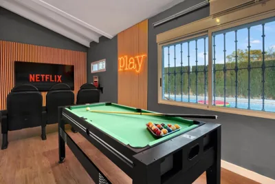 Private Garden Villa near Valencia with Cinema and Gym — photo 8