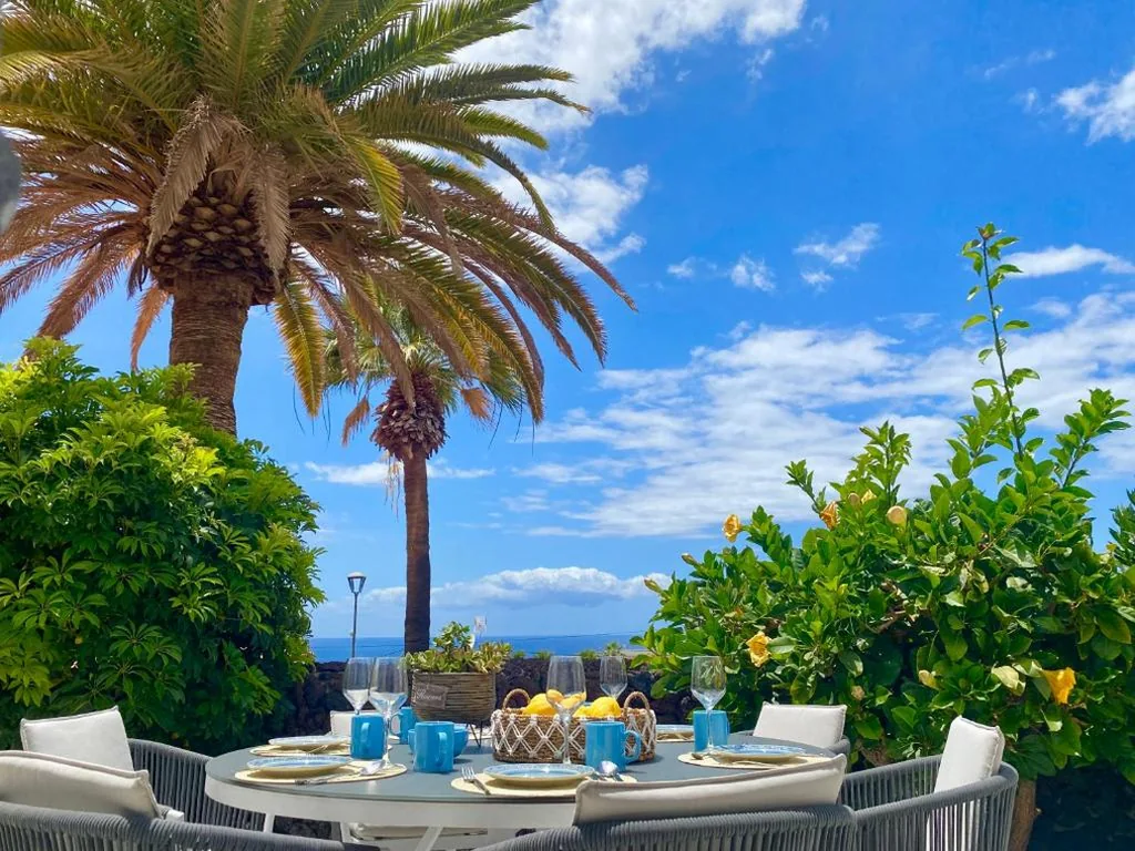 Maison de 2 chambres — Private Holiday House with Ocean View Garden 7min to Bahia Beach Costa Adeje