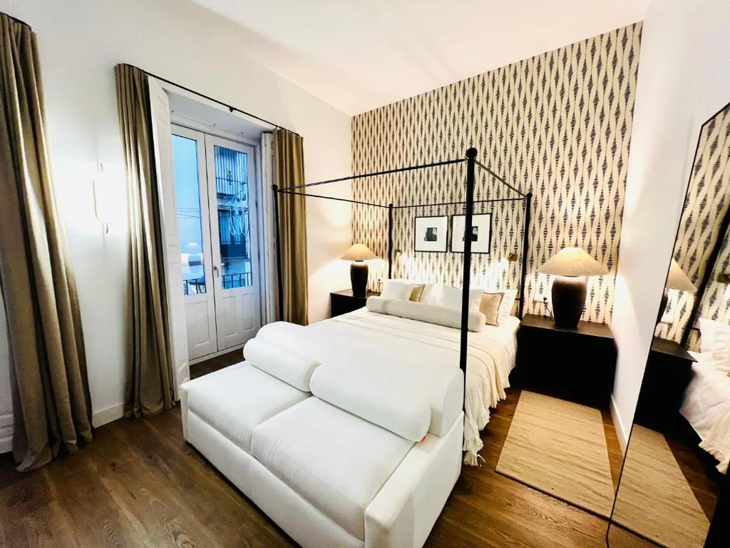 Habitación Doble con baño privado externo — PUERTA de la AXARQUIA HOTEL BOUTIQUE