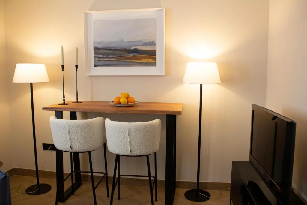 Apartamento Clásico — Puerta de la Ribera Suites