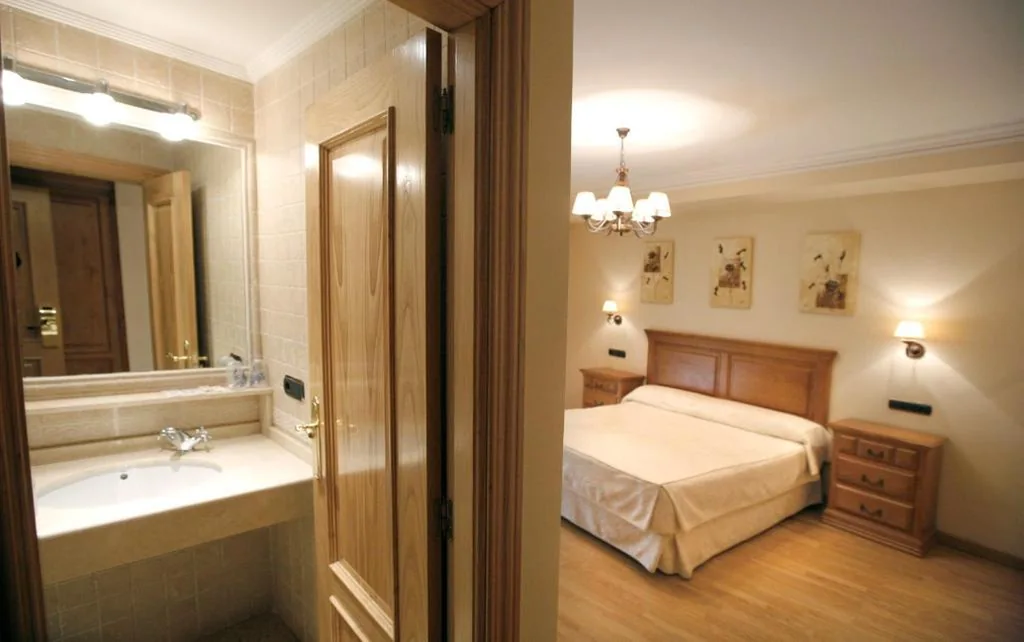 Doppelzimmer – 1 oder 2 Betten — Puerta del Sol