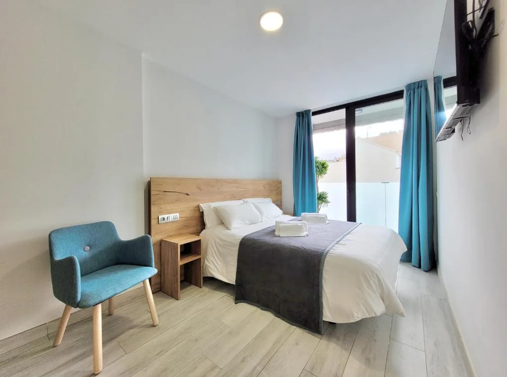 Quarto Triplo com Varanda — Puerto Azul