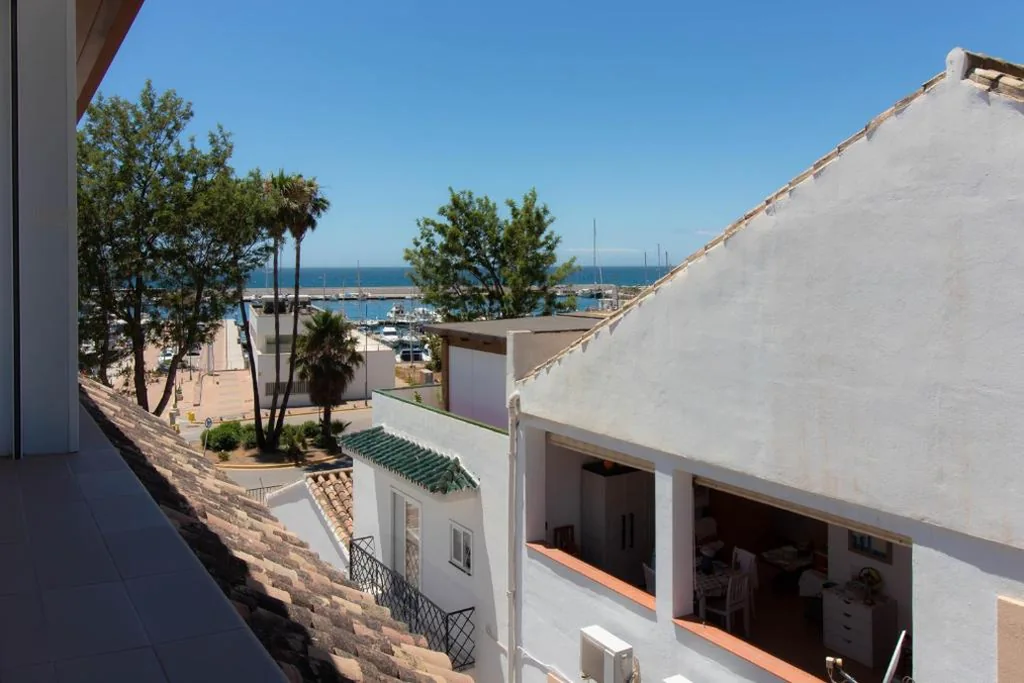 Large Double Room — Puerto Ciro
