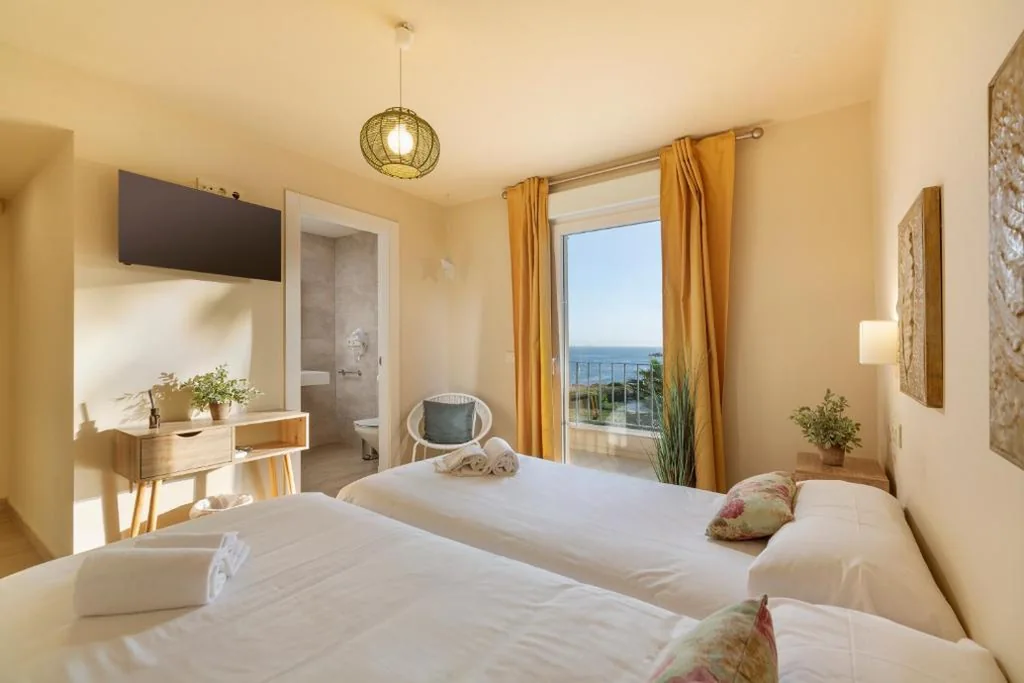Twin Room — Punta Carnero Alojamiento Singular