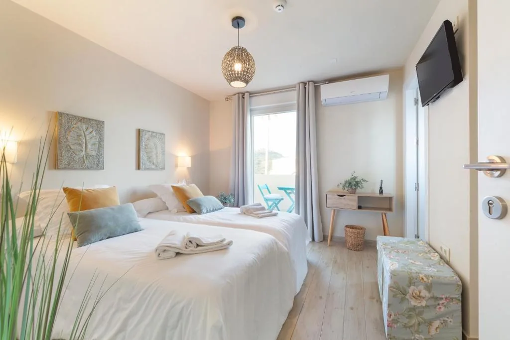 Twin Room — Punta Carnero Alojamiento Singular