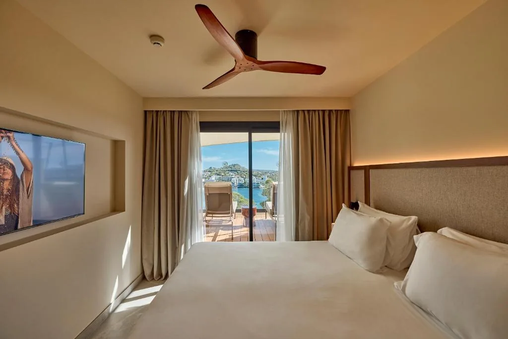 Joy Junior Suite with Sea View — Purobeach Resort Santa Ponsa