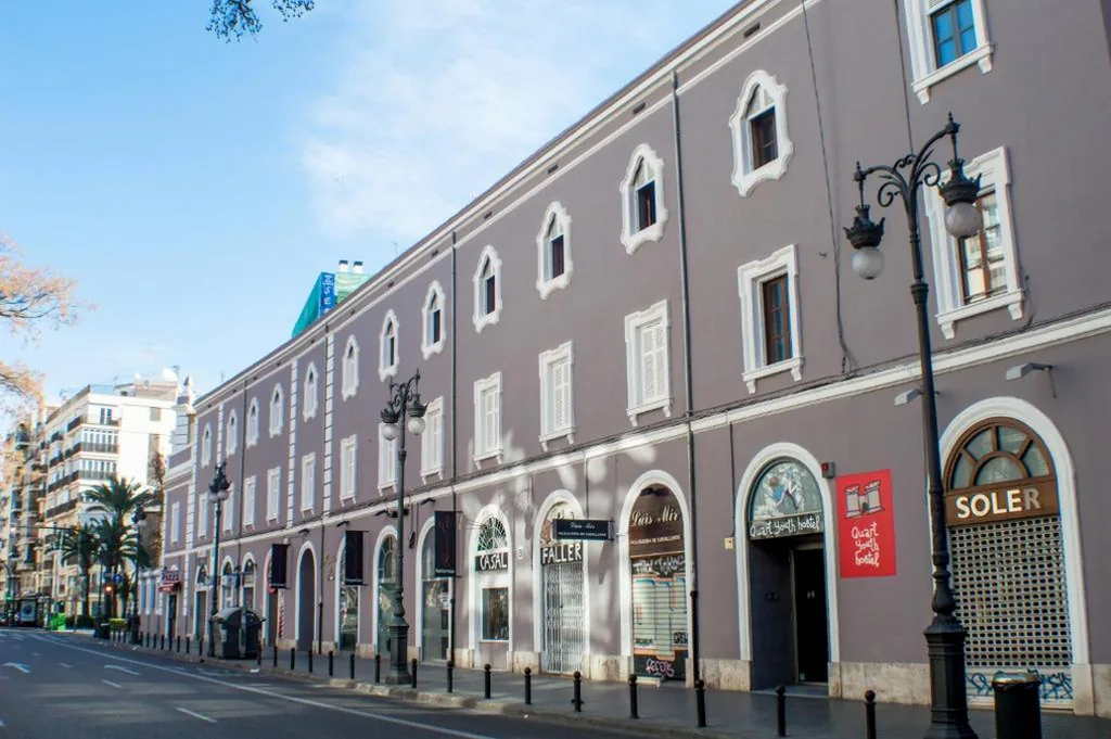 Appartamento con 3 camere da letto — Quart Youth Hostel & Apartments