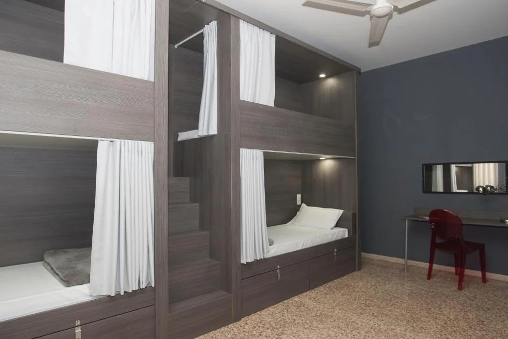 Posto letto in dormitorio misto da 8 letti — Quart Youth Hostel & Apartments