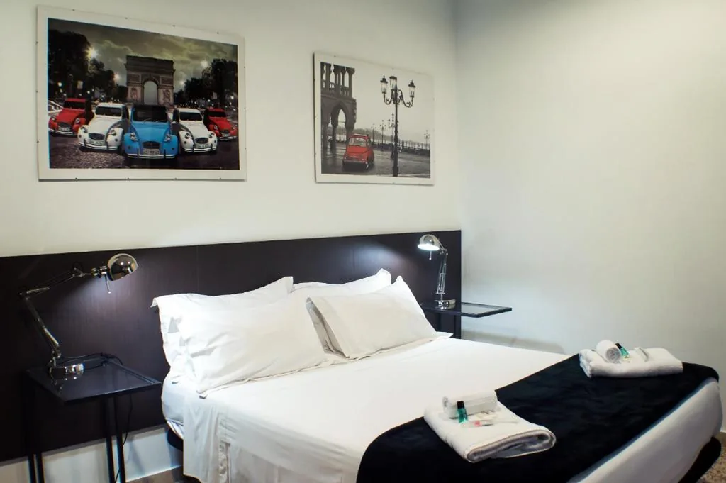 Camera doppia con bagno in comune — Quart Youth Hostel & Apartments