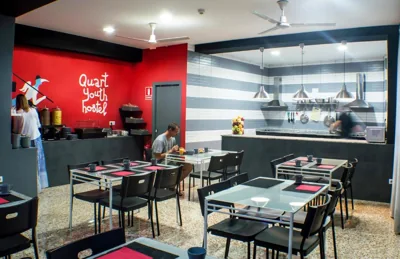 Quart Youth Hostel & Apartments — foto 11