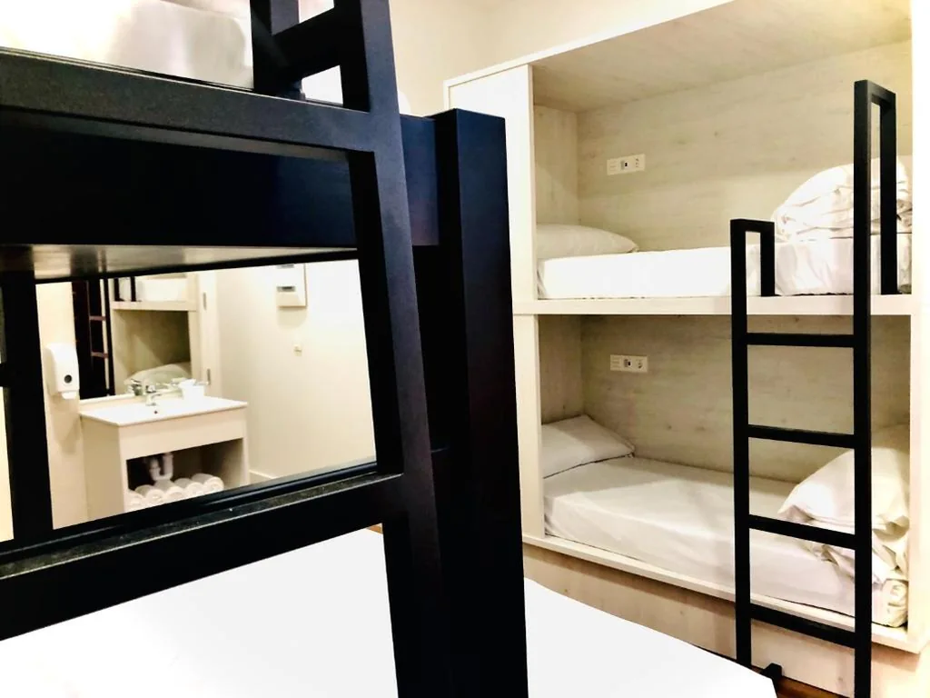 Habitación Familiar con baño privado — Quartier Leon Hostel Jabalquinto