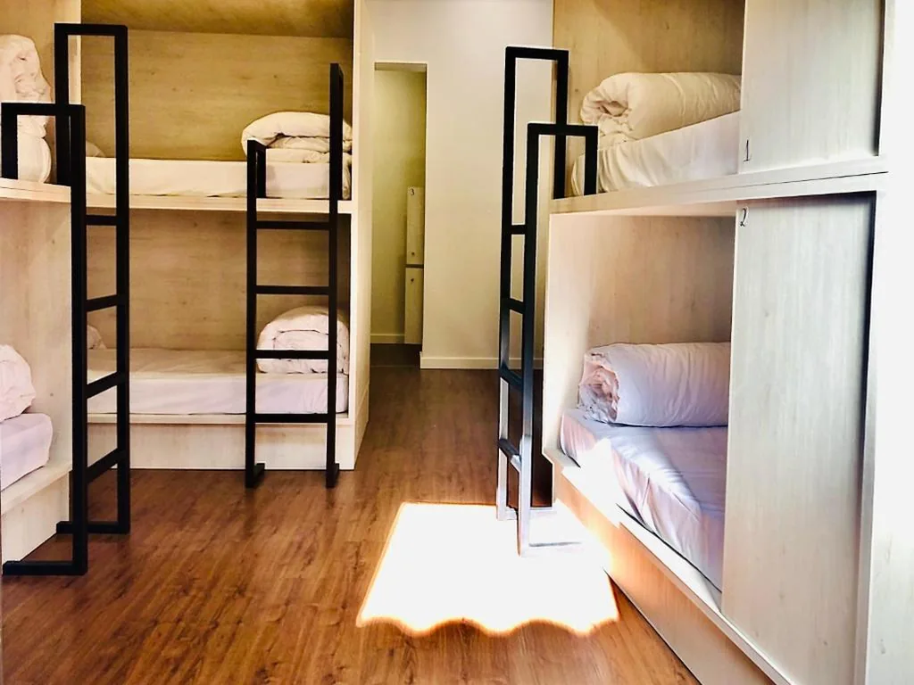 Habitación Familiar con baño — Quartier Leon Hostel Jabalquinto