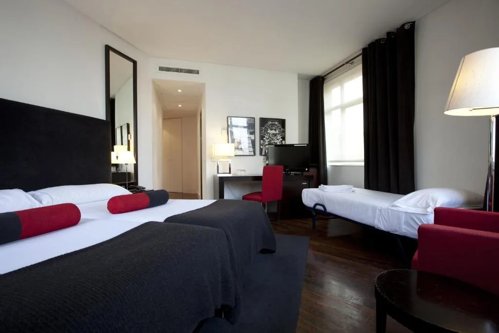 Quarto Triplo — Quatro Puerta del Sol