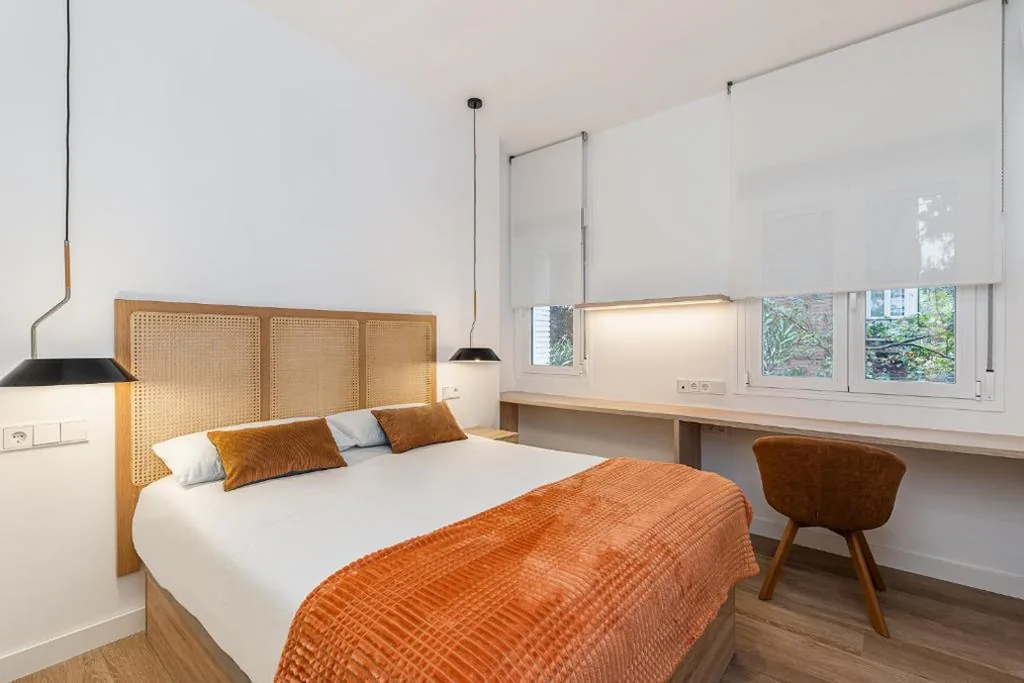 デラックスルーム - 大型ベッド1台 — Queen's Bernabéu Madrid
