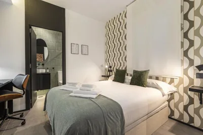 Queen's Chamberí Boutique - Alojamiento corta estancia — Foto 10