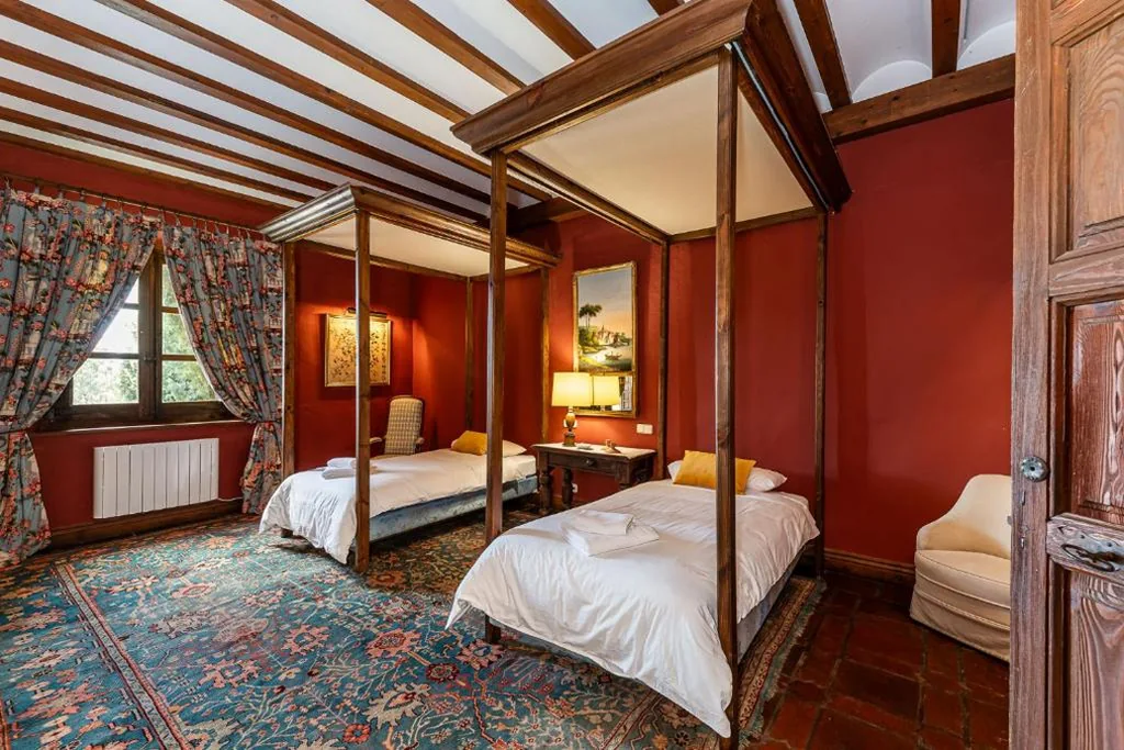 Habitación Doble con baño privado — Queens hotel Toledo