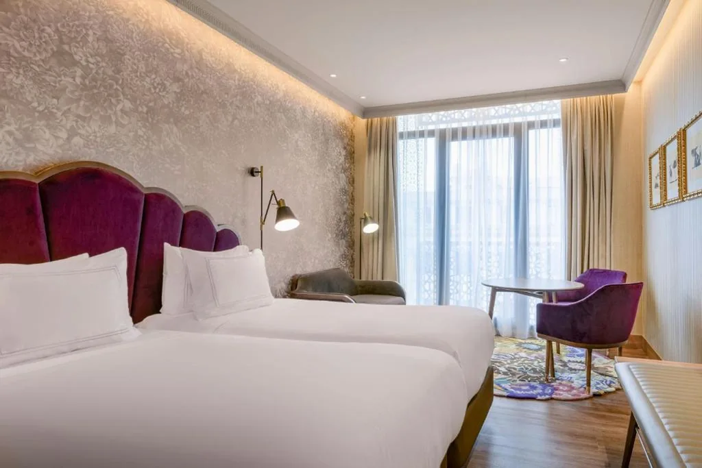 Quarto Duplo Grand Deluxe com vista para a cidade - 2 camas — Querencia de Sevilla, Autograph Collection