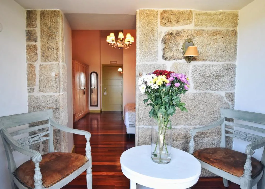 Superior-Doppelzimmer mit Terrasse — Quinta de San Amaro Rias Baixas