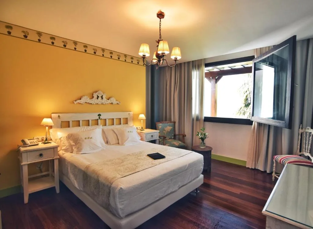 Superior-Doppelzimmer mit Gartenblick — Quinta de San Amaro Rias Baixas