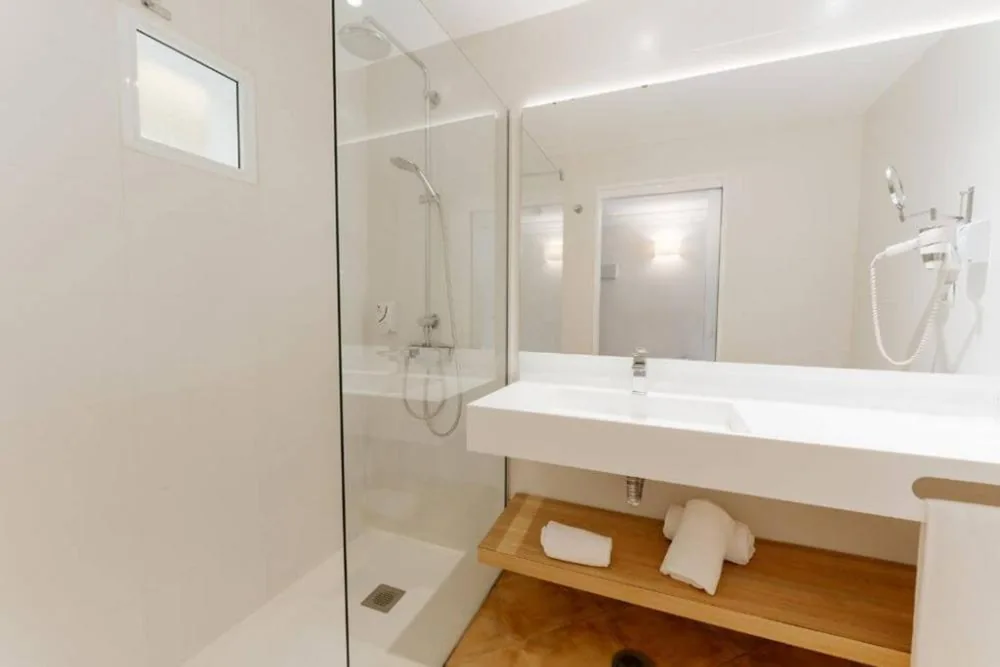 R2 Buganvilla Hotel & Spa