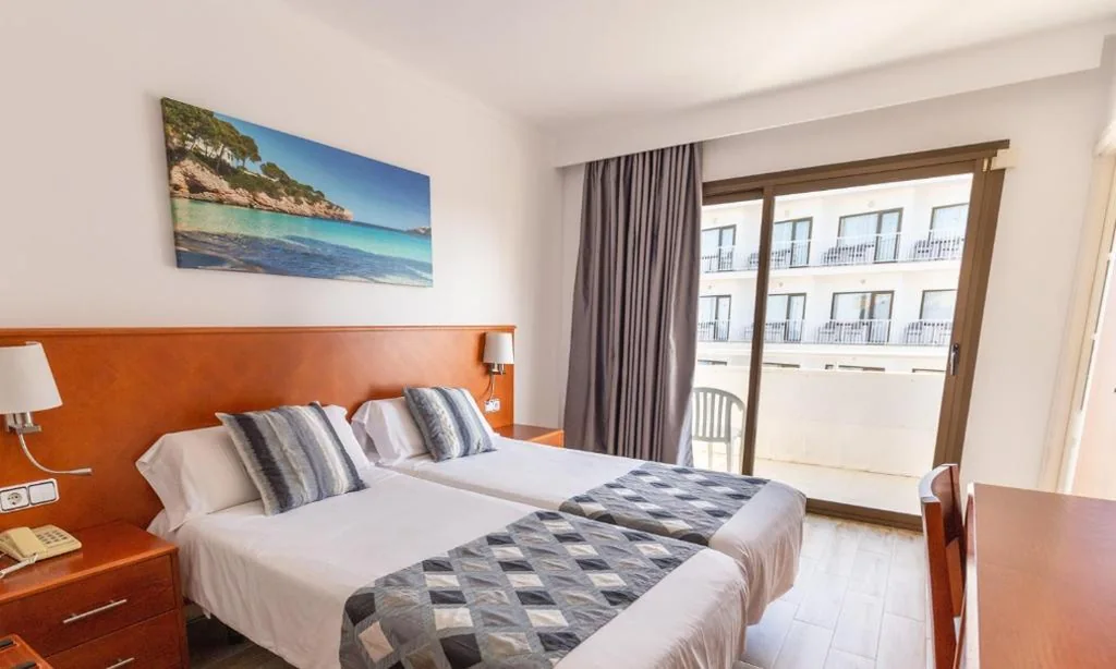 Doppelzimmer mit Balkon - 2 Betten — R2 Veronica