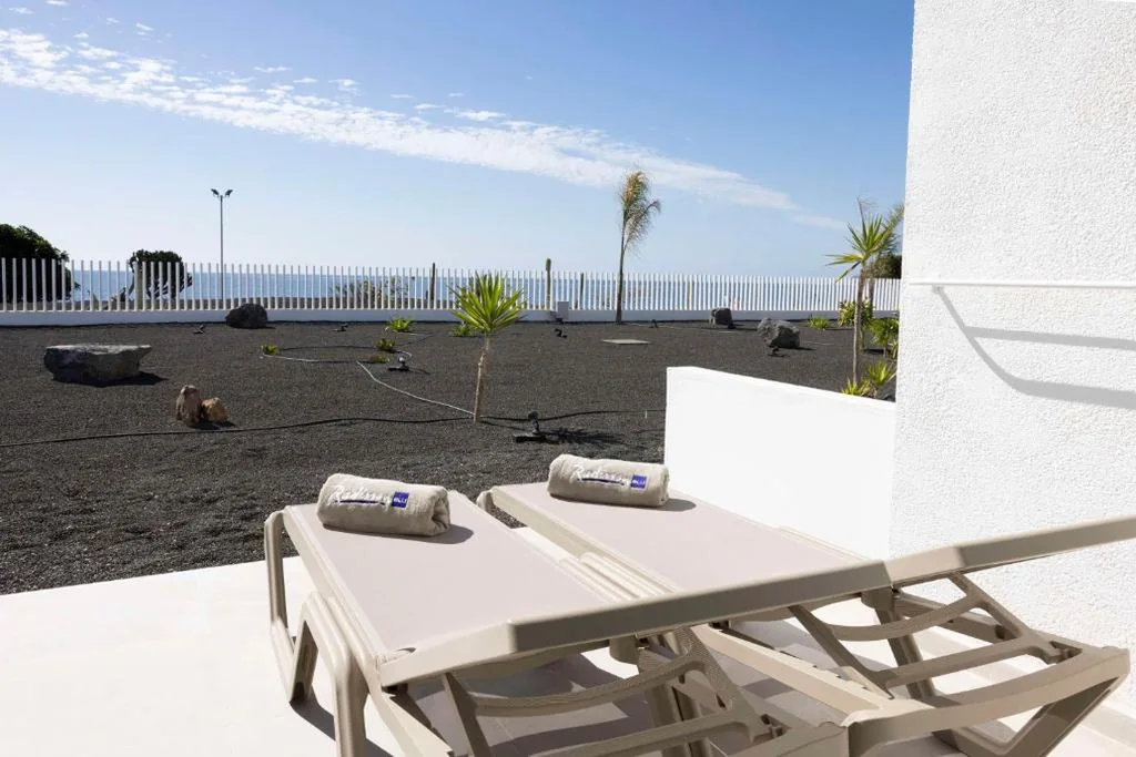 正面オーシャンビュー・ジュニアスイート — Radisson Blu Resort, Lanzarote Adults Only