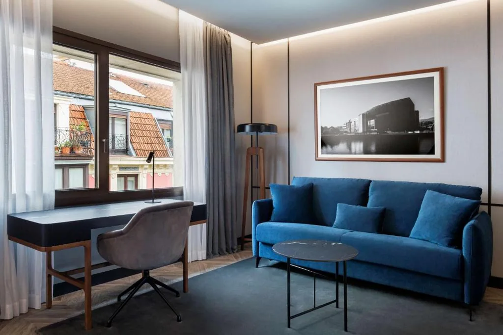 Junior Suite — Radisson Collection Bilbao