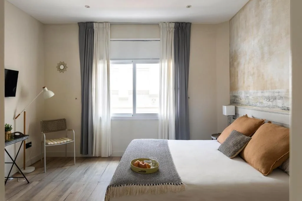 Habitación Doble con baño privado — Rainbow Sitges